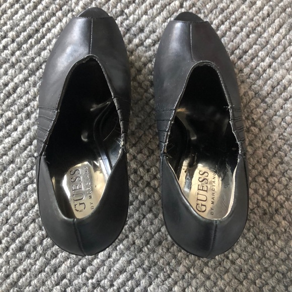 Guess by Marciano size 7.5 black bootie heels - Picture 2 of 8